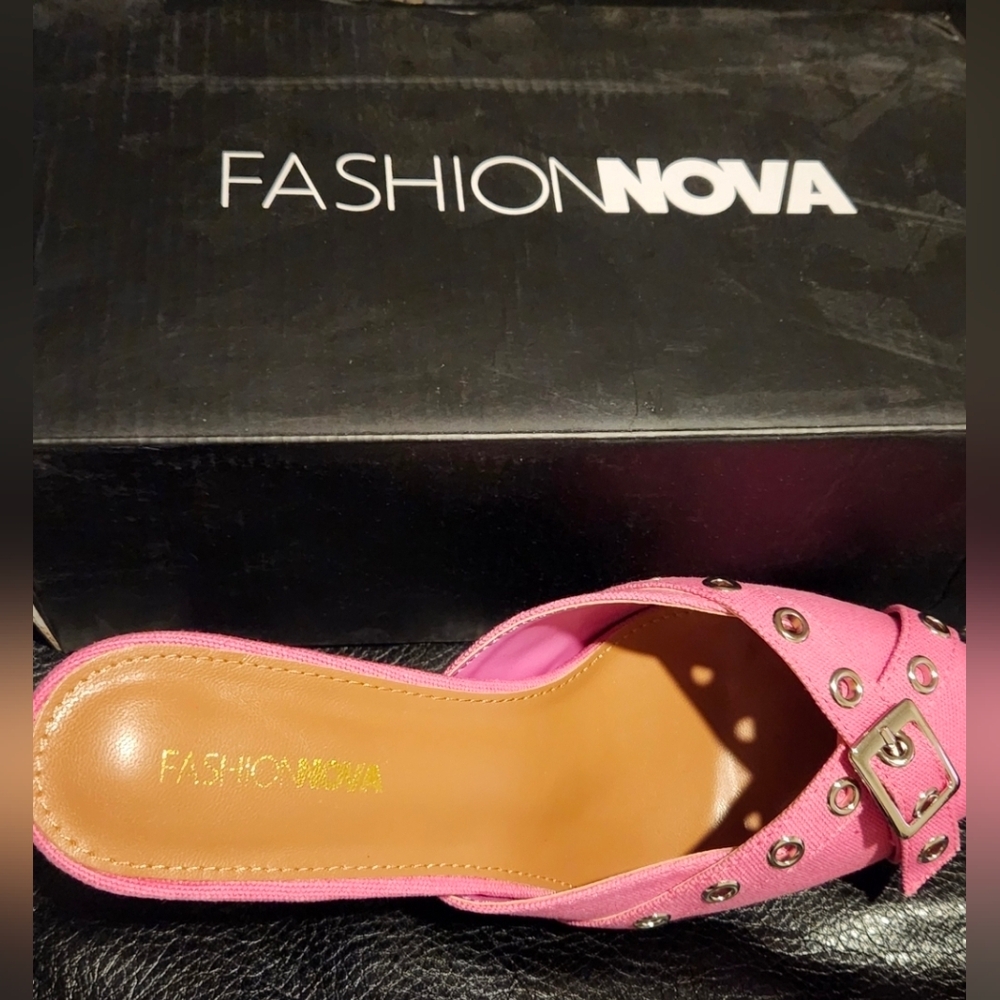 Pretty In Pink Buckle Detail Women's Shoes - Picture 6 of 9